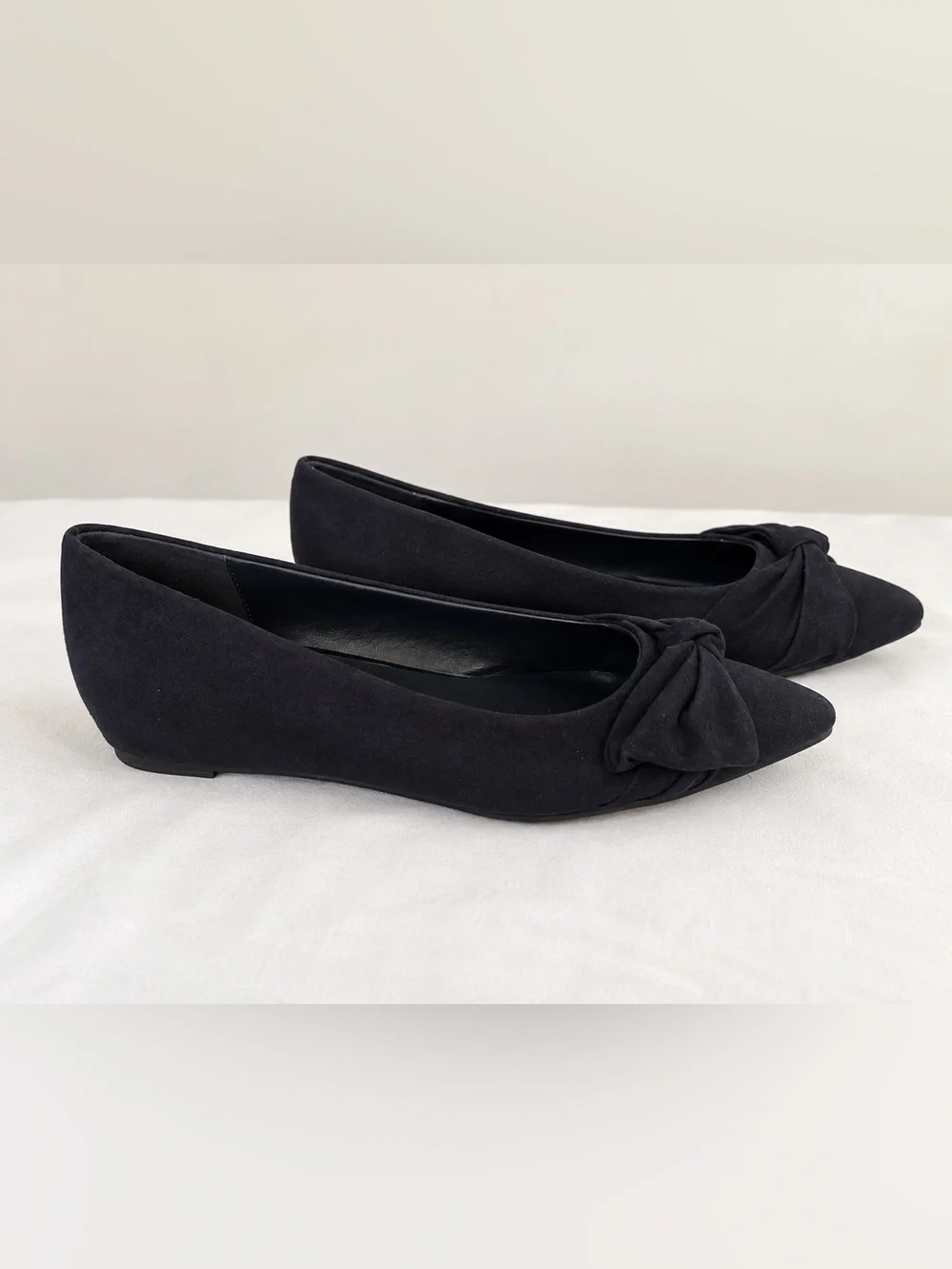 Bandolino Black Pointed-Knot Suede Flats